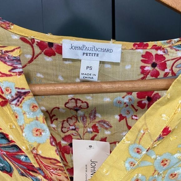 John Paul Richard Petite yellow floral blouse NWT - Picture 4 of 6